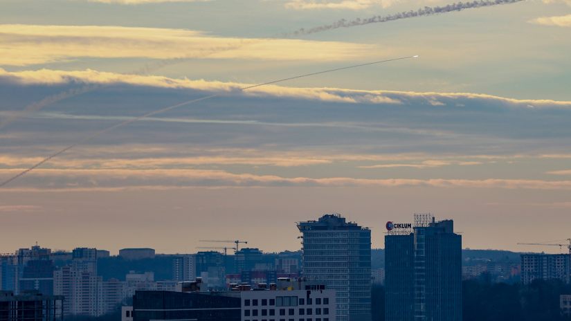 უკრაინა: რუსების მიერ გაშვებული 56 დრონიდან 53 ჩამოვაგდეთ