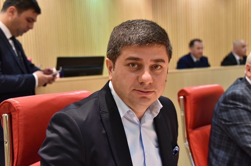 „თუ საჭიროა, მე ვიქნები პასუხისმგებელი პირი“