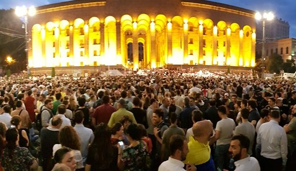 მსოფლიო მედია თბილისში მიმდინარე მოვლენებს ეხმიანება