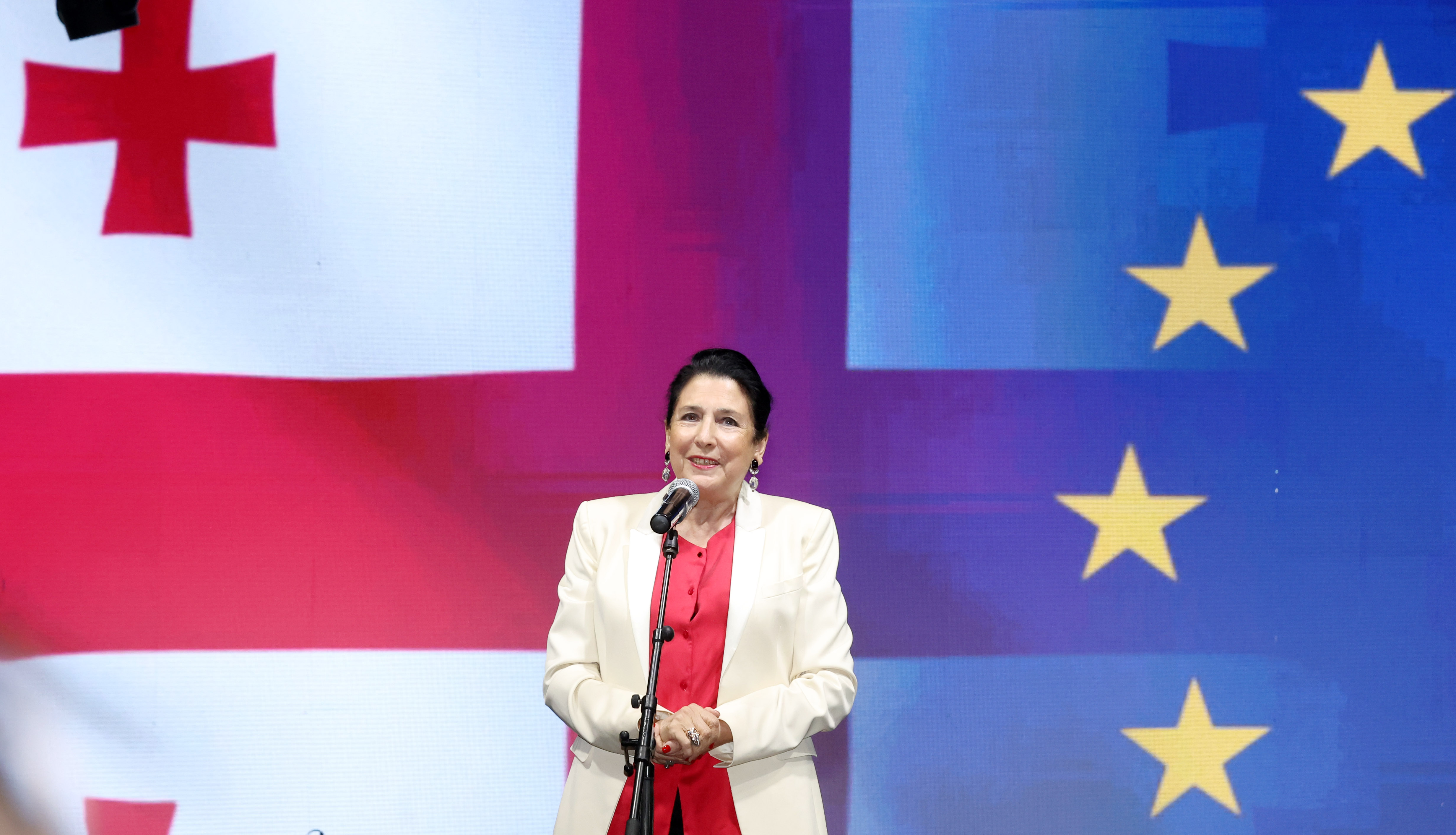 პრეზიდენტი მოქალაქეებს ევროპის დღის აღსანიშნავად 9 მაისს ათონელის ქუჩაზე ეპატიჟება