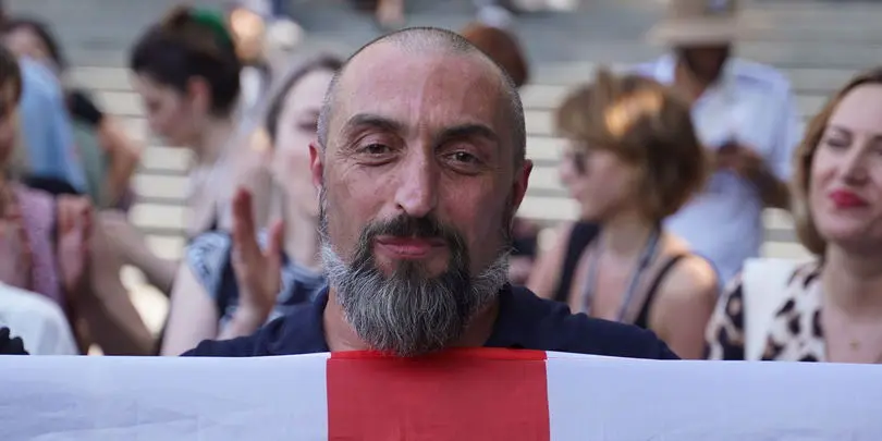 На участника протестов, доктора Георгия Ахобадзе напали