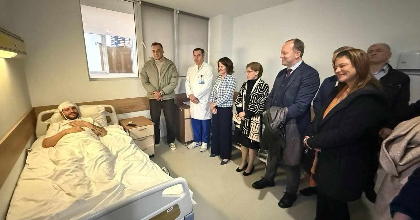 Посол ЕС: мы стоим рядом с грузинским народом, насилие абсолютно неприемлемо