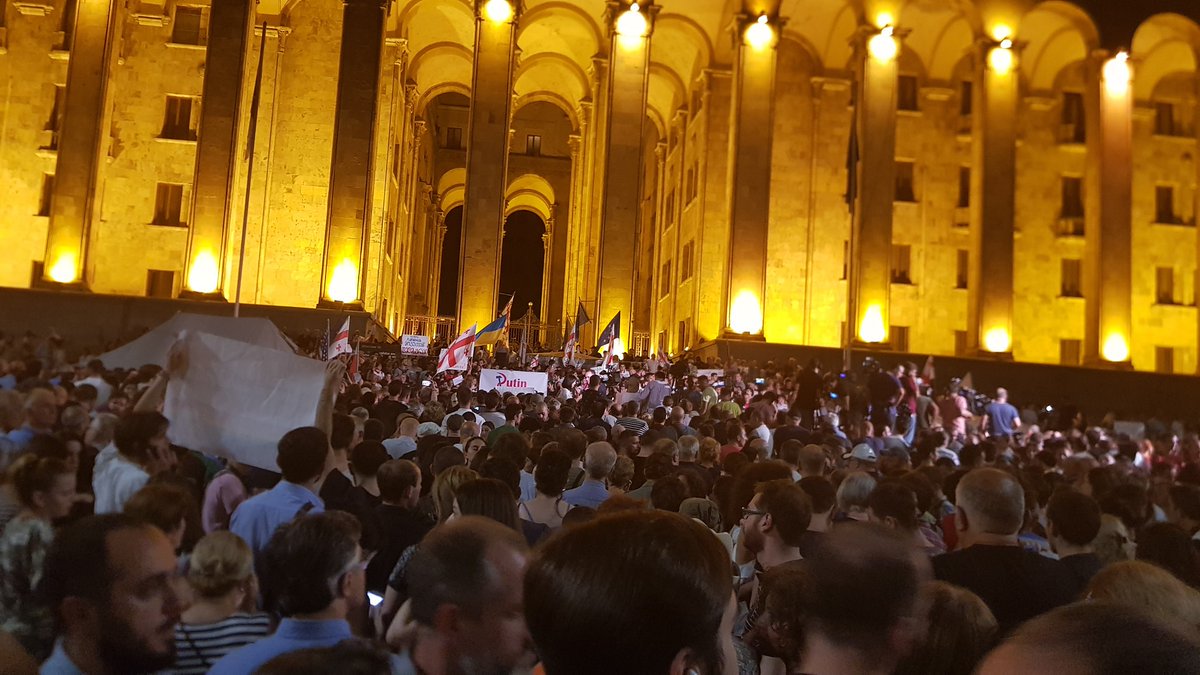 თბილისში გახარიას გადადგომის მოთხოვნით ორი აქცია იმართება