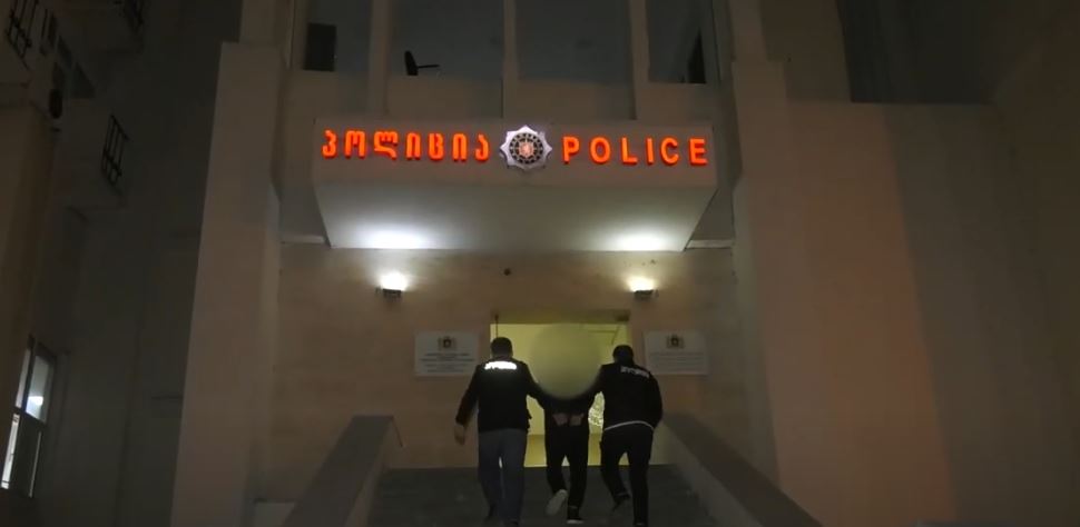 შსს: პოლიციამ თბილისში მომხდარი მკვლელობის ფაქტზე ძმები დავაკავეთ