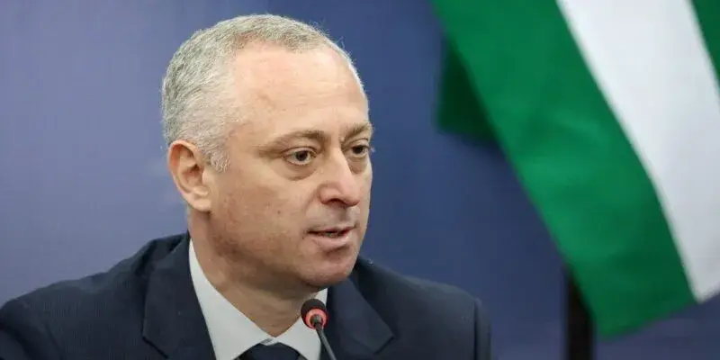 Бадра Гунба заявил о планах запустить международные рейсы из аэропорта Сухуми