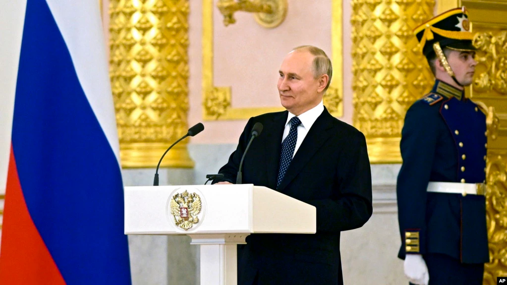 აფხაზეთის ახალმა "ელჩმა" პუტინს რწმუნებათა სიგელები გადასცა