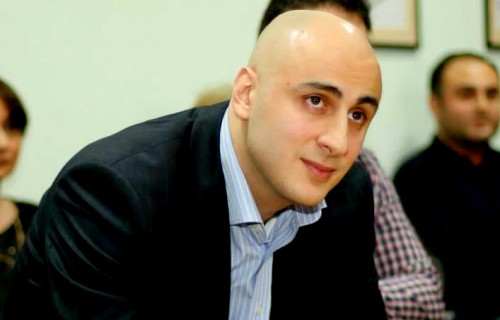 "თმის ღერი არ ჩამომივარდება თავიდან" (ვიდეო)