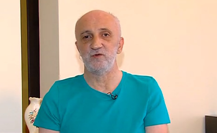 “პარლამენტის შენობა გაანიავეთ...ლოქოს სუნით ყარს"