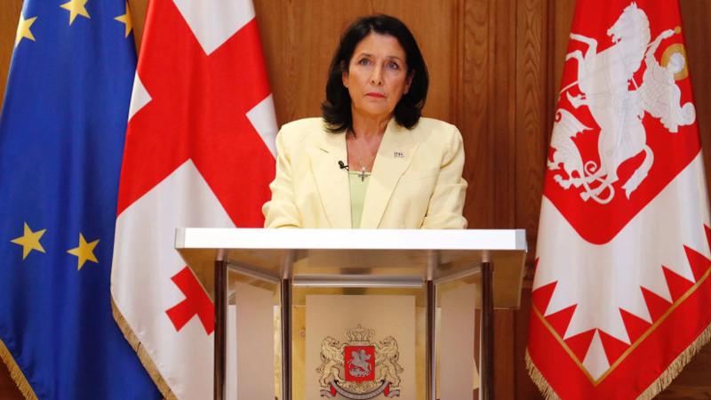 საქართველოს პრეზიდენტი მთავრობას ამჯერად ბელგიაში მისი ვიზიტის დაბლოკვაში ადანაშაულებს