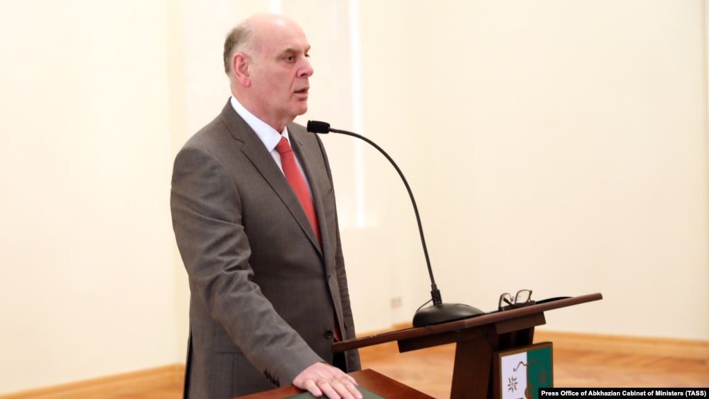 ასლან ბჟანიას მოსკოვიდან დაბრუნების შემდეგ COVID-19-ზე ტესტირება ჩაუტარეს
