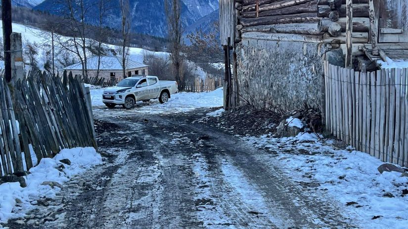 პოლიციამ მესტიაში მომხდარ მკვლელობასთან დაკავშირებით 2 პირი დააკავა