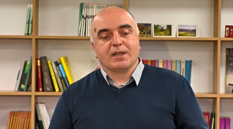 ჩხრეკა მიმდინარეობს „ადამიანის უფლებათა ცენტრის“ ხელმძღვანელის ბინაშიც