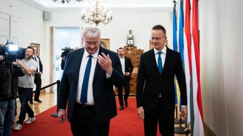უკრაინის საგარეო საქმეთა მინისტრი უნგრეთში მართავს მოლაპარაკებებს