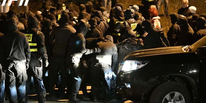 Между участниками акции в Тбилиси и силовиками произошло физическое столкновение