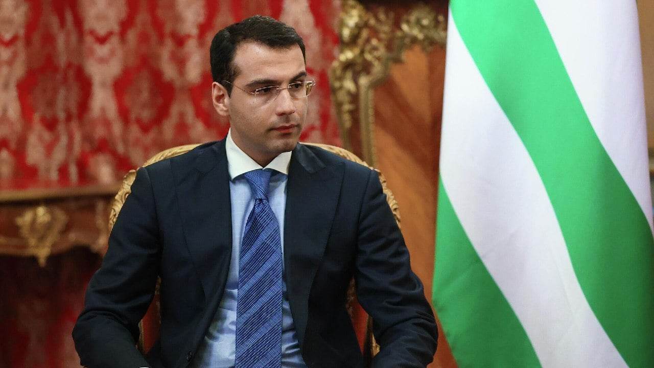 НЕ абхазский министр