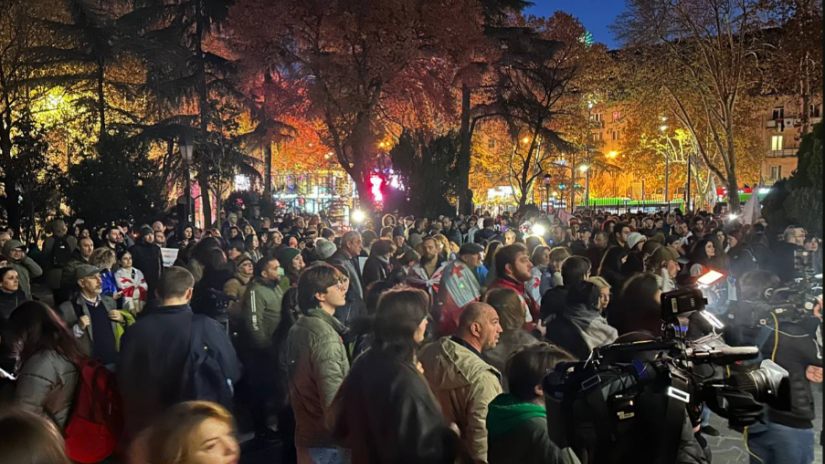 Студенты и преподаватели вузов направляются к ТГУ протестным маршем