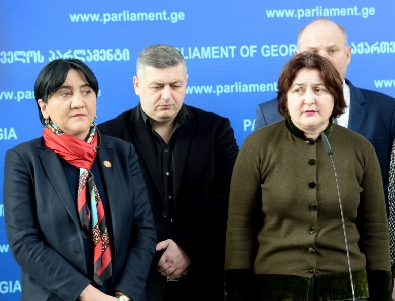რა ხარჯებით, ვისთან და რისთვის მიდიან მოსკოვში "პატრიოტთა ალიანსის" წევრები