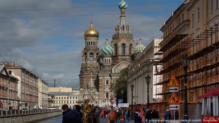 Петербург: активисты Крисевич и Михайлова арестованы за акцию против пыток