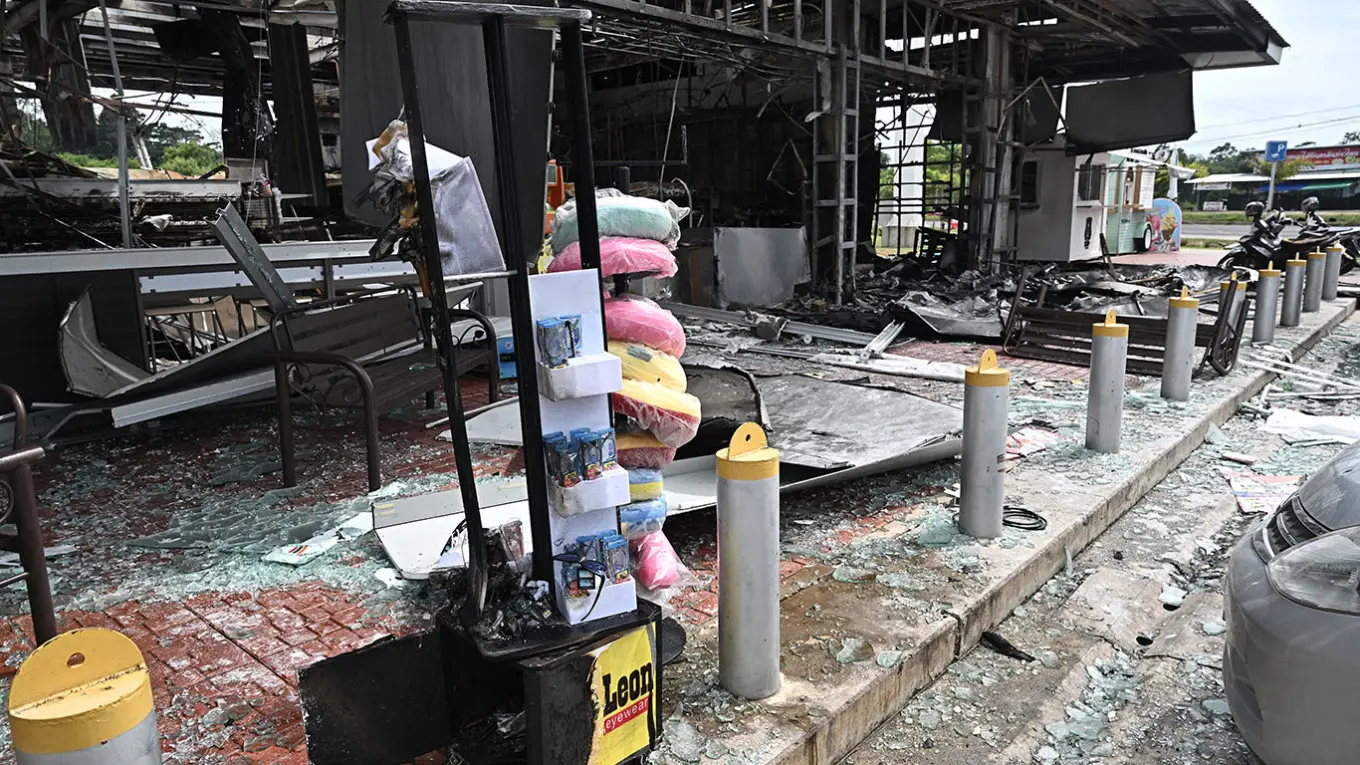 Таиланд объявил военное положение на границе с Камбоджей