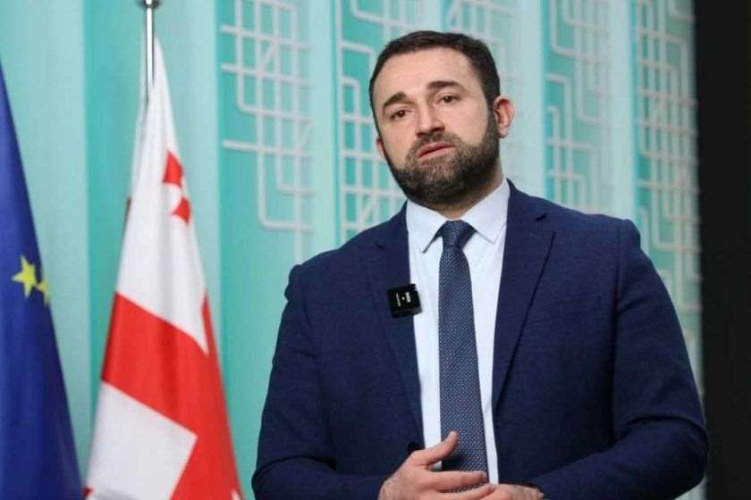 „ქართული ოცნება“ ცესკოს წევრებს იარაღის ტარების უფლებას ანიჭებს