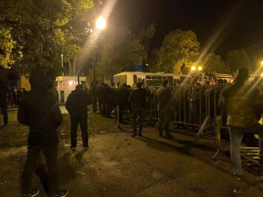 კრიზისის ფონზე აფხაზეთის დე ფაქტო პრეზიდენტი "პარლამენტის" სპიკერს ხვდება