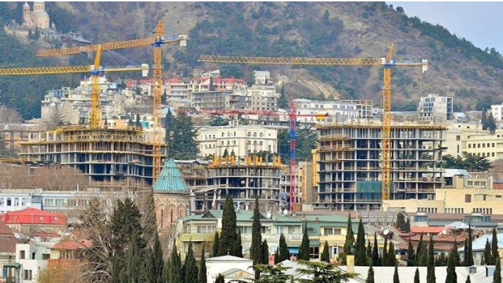 ეკონომიკის ყოფილი მინისტრი: "სადღეისოდ შენობებს სტანდარტების გარეშე ვაშენებთ"