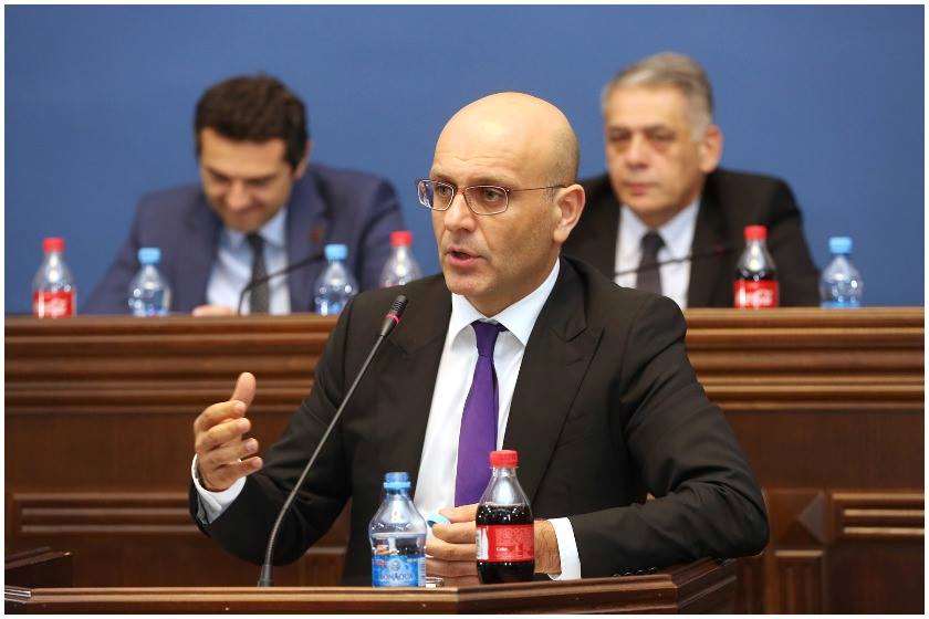 ფინანსთა მინისტრი: "ლარი წამოვა ქვემოთ"