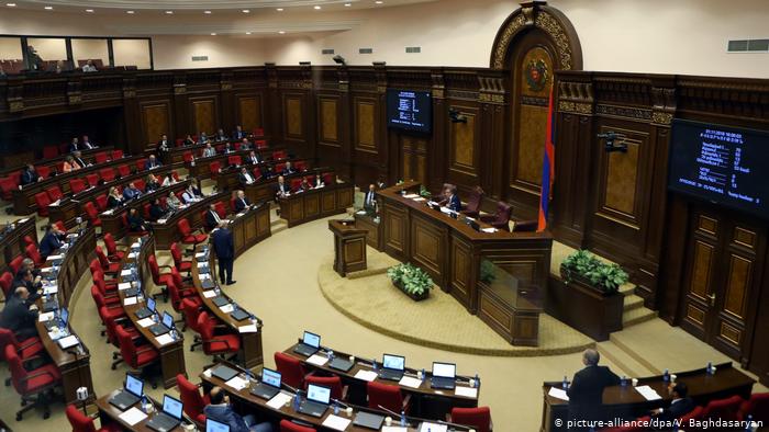 Пашинян во второй раз подряд не был избран премьером, парламент Армении распущен