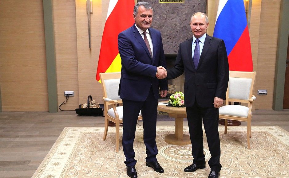 Бибилов проводит "гармонизацию" законодательства с российским тайно?