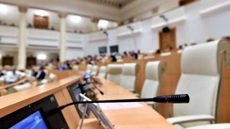 პარლამენტმა ცენტრალური საარჩევნო კომისიის ფორმირების წესთან დაკავშირებულ ცვლილებებს მესამე მოსმენით მხარი დაუჭირა