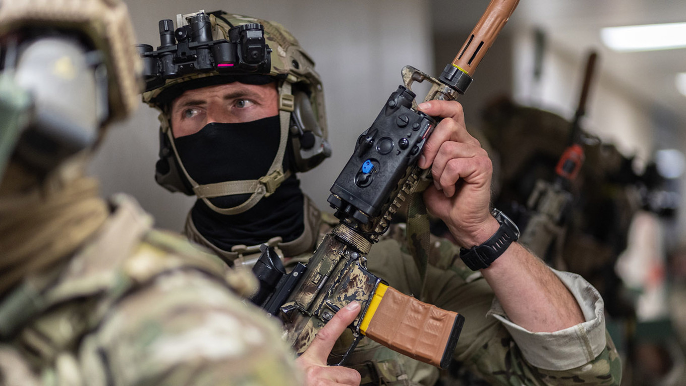 Британский спецназ привели в боеготовность для отправки в Украину