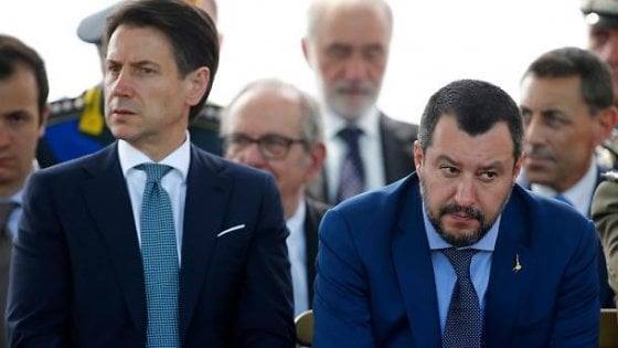 იტალიის პრემიერი შს მინისტრს მიგრანტების აკვიატებაში ადანაშაულებს