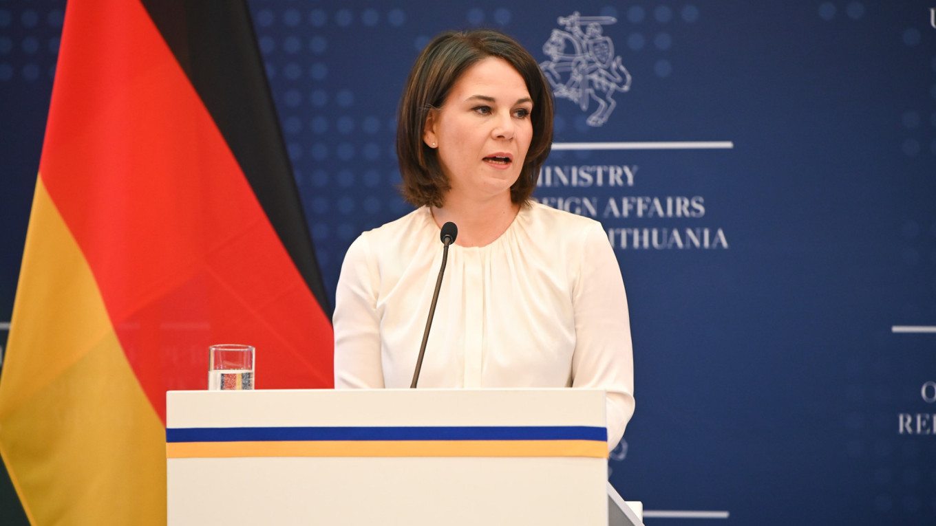 მედია: გერმანია ათობით რუსი დიპლომატის გასაძევებლად ემზადება