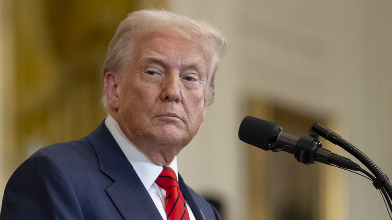 Трамп заявил, что не обсуждал с Путиным прекращение военной помощи Украине