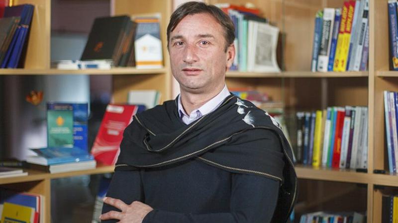 Нападавший на учителя Ладо Апхазава освобожден под залог