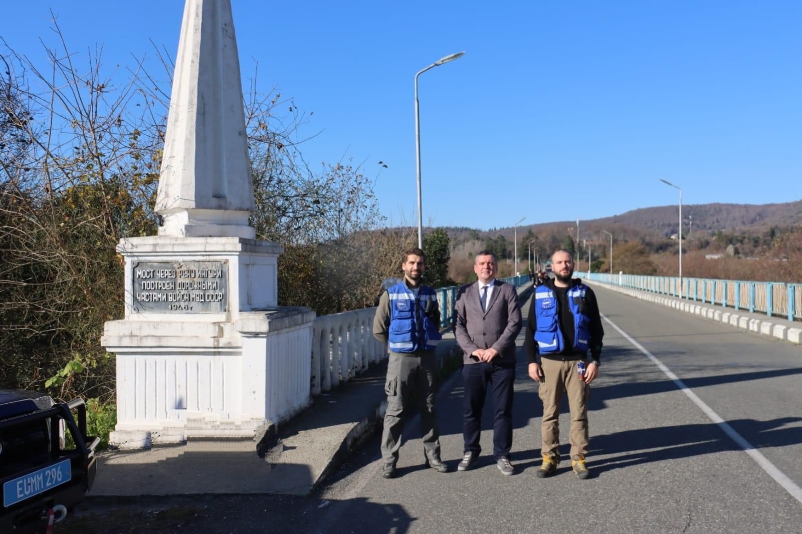 რუმინეთის ელჩი აფხაზეთის საოკუპაციო ხაზთან, ენგურის ხიდზე იმყოფებოდა