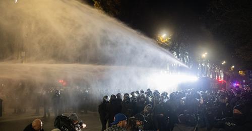 "დემოკრატიის კვლევის ცენტრი": 28-29 ნოემბერს ჯამში 33 ჟურნალისტს გაუსწორდნენ ფიზიკურად