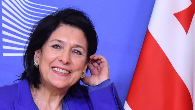 ცხინვალი სალომე ზურაბიშვილს “არათანმიმდევრულობაში” ადანაშაულებს