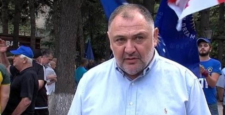 ბიძინა გეგიძეს უმრავლესობა დაატოვებინეს