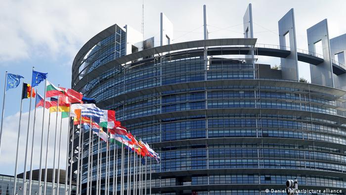 Европарламент призывает усилить санкции против режима Лукашенко