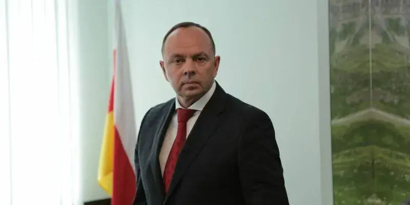 Де-факто лидер Цхинвали освободил от должности главу «КГБ», занимавшего должности в ФСБ России