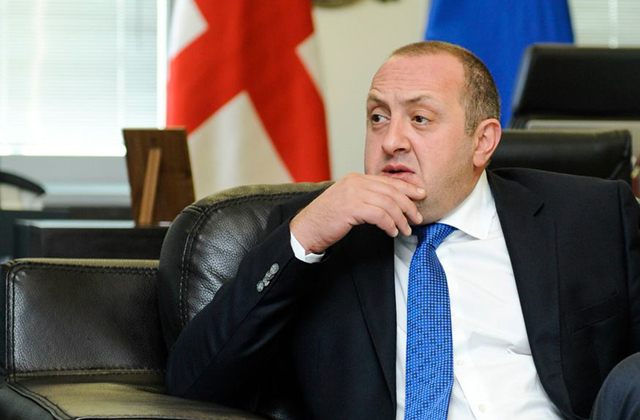 „ჭაობი დამთავრდეს, რომელმაც გაგვიბედა და გვითხრა, რომ ჯალათი არის მსხვერპლი"