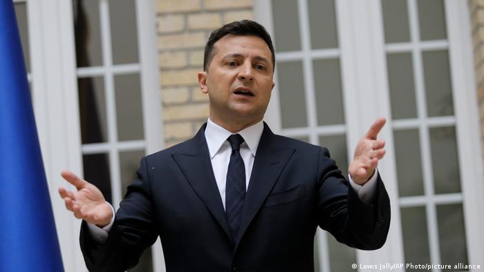 Зеленский предложил Макрону подписать декларацию о принятии Украины в ЕС