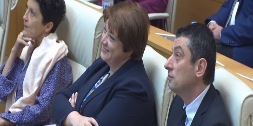 ოპოზიცია პრემიერობის კანდიდატს პარლამენტში პროტესტით დახვდა