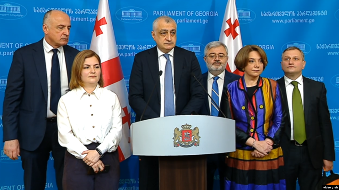 „ლელო“ „სუს–ის ფაილებთან“ დაკავშირებით მუშაობას რამდენიმე მიმართულებით იწყებს