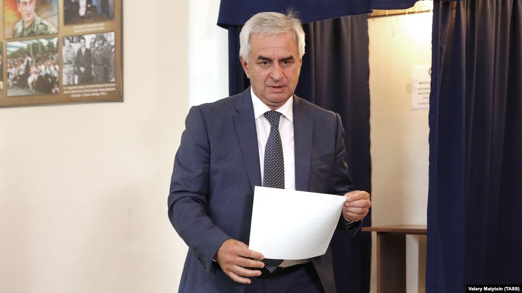 აფხაზეთის “საპრეზიდენტო არჩევნებში” გამარჯვებულად რაულ ხაჯიმბა გამოცხადდა