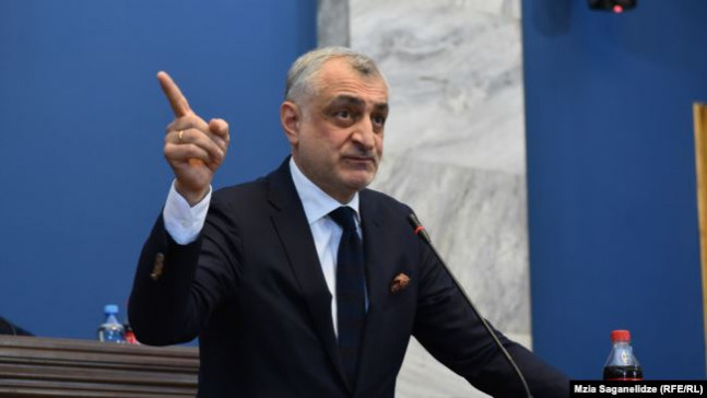 „მივმართავ სააკაშვილს, ტონი და სიტყვათა წყობა შეცვალოს!“