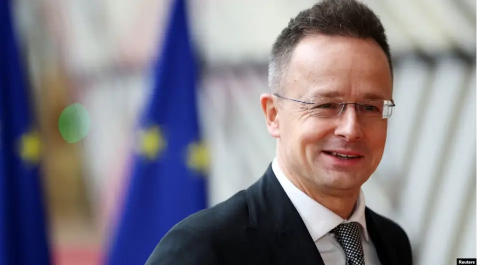 Опубликован фрагмент предполагаемого разговора глав МИД РФ и Венгрии