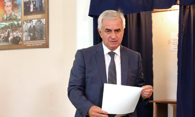 რაულ ხაჯიმბა რუსეთისთვის ბიჭვინთის გადაცემის წინააღმდეგია