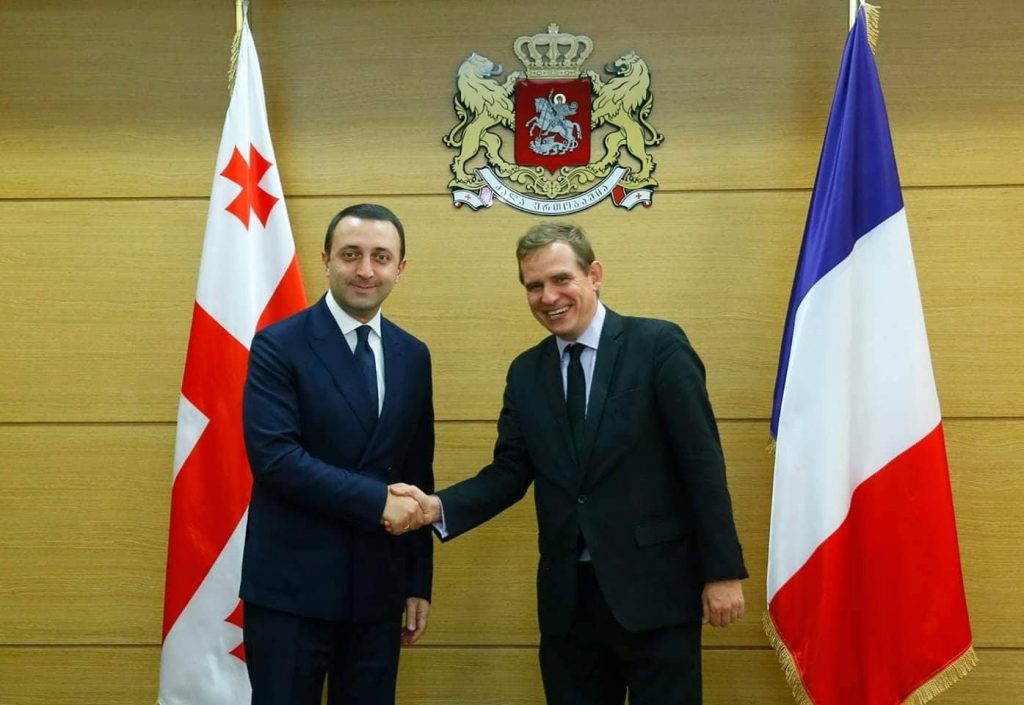 საქართველოს თავდაცვის მინისტრმა საფრანგეთის ელჩს უმასპინძლა